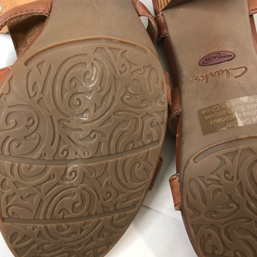 Clarks Tan Leather Strappy Sandals Size 10 - Picture 11 of 12